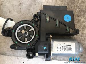 Used Door window motor Volkswagen Polo IV (9N1/2/3) 1.2 12V Price on request offered by Niks autodemontage