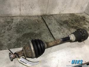 Used Front drive shaft, left Skoda Fabia II (5J) 1.2i Price on request offered by Niks autodemontage