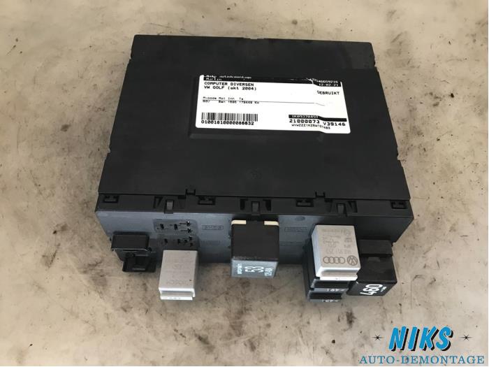 Used Computer, miscellaneous Volkswagen Golf V (1K1) 1.6 Price on request offered by Niks autodemontage