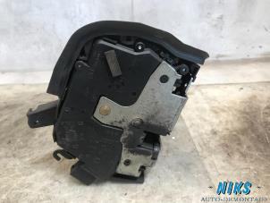 Used Door lock mechanism 2-door, right BMW 3 serie Compact (E46/5) 316ti 16V Price on request offered by Niks autodemontage