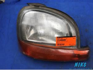 Used Headlight, right Renault Kangoo (KC) 1.9 D 55 Price on request offered by Niks autodemontage