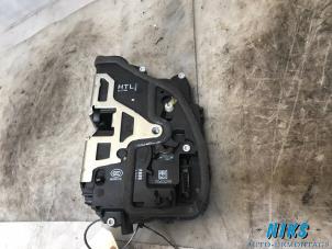 Used Rear door lock mechanism 4-door, left BMW 3 serie (E90) 318i 16V Price on request offered by Niks autodemontage