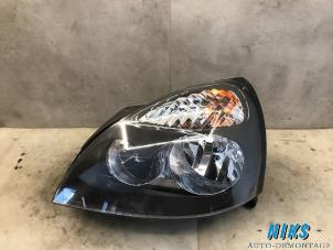 Used Headlight, left Renault Clio II Societe (SB) 1.5 dCi 80 Price on request offered by Niks autodemontage