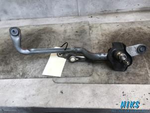 Used Wiper mechanism Toyota Yaris III (P13) 1.0 12V VVT-i Price on request offered by Niks autodemontage