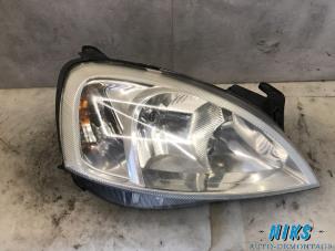 Used Headlight, right Opel Corsa C (F08/68) 1.3 CDTi 16V Price on request offered by Niks autodemontage
