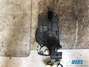 Used Front door lock mechanism 4-door, right Opel Astra H SW (L35) 1.6 16V Twinport Price on request offered by Niks autodemontage