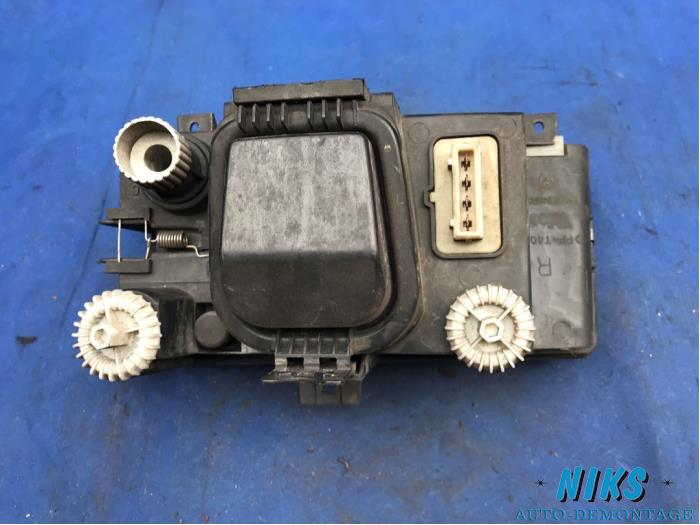 Phare droit d'un Seat Ibiza II (6K1) 1.4i 1994