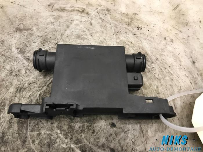 Module (miscellaneous) from a Audi A8 (D2) 2.5 TDI V6 24V 1999