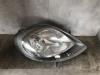 Headlight, right from a Nissan Primastar 1.9 dCi 100 2003