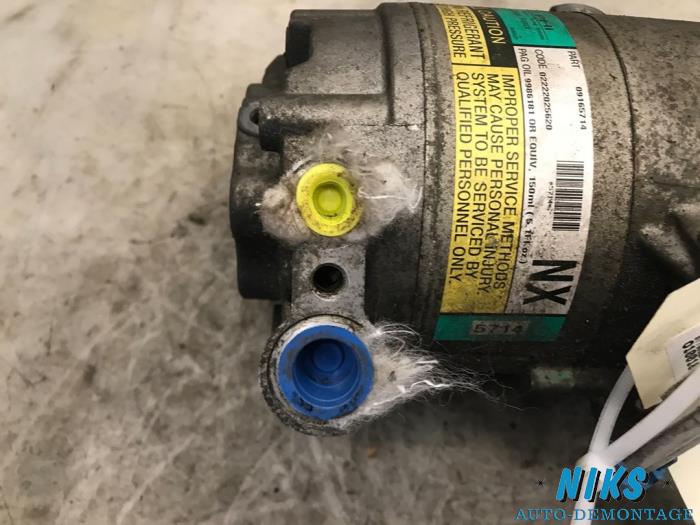 Air conditioning pump from a Opel Astra G (F08/48)  2002