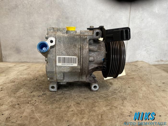 Air conditioning pump from a Ford Ka II 1.2 2010