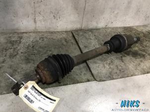 Used Front drive shaft, left Renault Scénic II (JM) 2.0 16V Price on request offered by Niks autodemontage