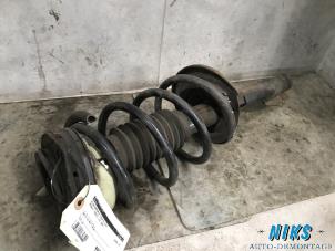 Used Front shock absorber rod, right Renault Scénic II (JM) 2.0 dCi 16V 150 Price on request offered by Niks autodemontage