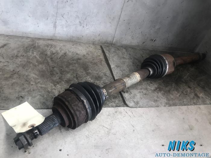 Front drive shaft, right from a Renault Scénic II (JM) 2.0 dCi 16V 150 2007
