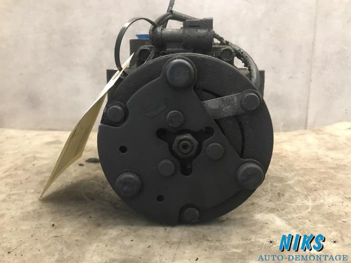 Usagé Compresseur de clim Ford Focus 1 1.8 16V Prix sur demande proposé par Niks autodemontage