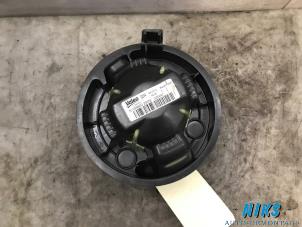 Used Heating and ventilation fan motor Peugeot 207 CC (WB) 1.6 16V Price on request offered by Niks autodemontage