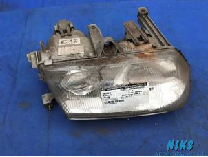 Used Headlight, right Alfa Romeo 145 (930A) 1.4 ie Price on request offered by Niks autodemontage