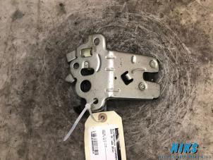 Used Boot lid lock mechanism Audi A4 Avant (B8) 2.0 TDI 143 16V Price on request offered by Niks autodemontage