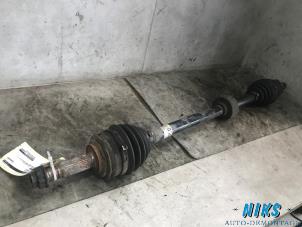 Used Front drive shaft, right Toyota Yaris II (P9) 1.4 D-4D Price on request offered by Niks autodemontage