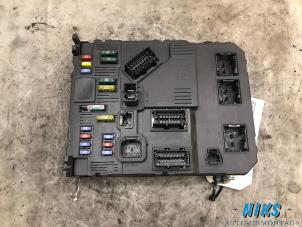 Used Fuse box Peugeot 407 SW (6E) 1.6 HDiF 16V Price on request offered by Niks autodemontage