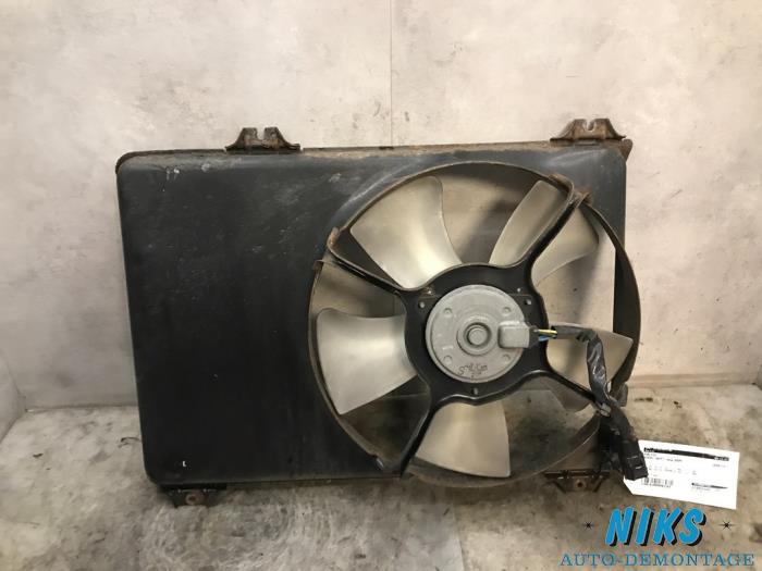 Cooling fans from a Suzuki Swift (ZA/ZC/ZD1/2/3/9) 1.5 VVT 16V 2005