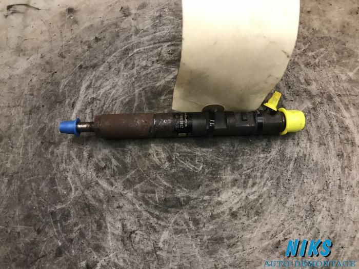 Usagé Injecteurs Ford Transit Connect 1.8 TDCi SWB Prix sur demande proposé par Niks autodemontage