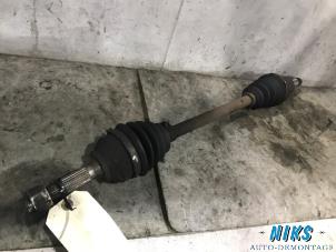 Used Front drive shaft, left Citroen C3 (FC/FL/FT) 1.4 Price on request offered by Niks autodemontage
