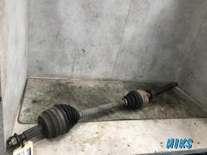 Used Front drive shaft, right Renault Master III (JD/ND/PD) 2.5 dCi 16V 100 Price on request offered by Niks autodemontage