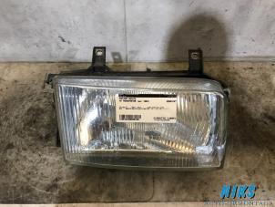 Used Headlight, right Volkswagen Transporter/Caravelle T4 1.9 TD Price on request offered by Niks autodemontage