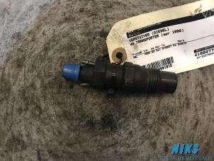 Used Injector (diesel) Volkswagen Transporter/Caravelle T4 1.9 TD Price on request offered by Niks autodemontage
