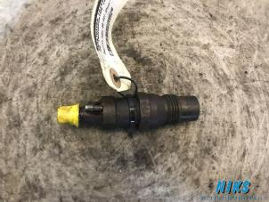 Used Injector (diesel) Volkswagen Transporter/Caravelle T4 1.9 TD Price on request offered by Niks autodemontage