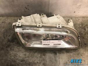 Used Headlight, right Volvo V40 (VW) 1.8 16V Price on request offered by Niks autodemontage