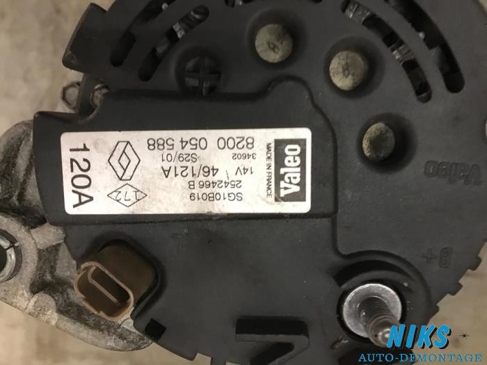 Dynamo van een Renault Scénic I (JA) 1.9 dCi 2001