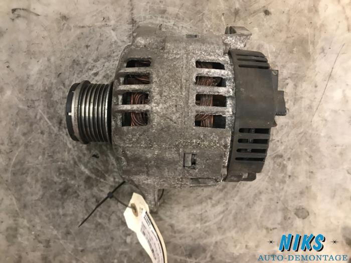 Dynamo van een Renault Scénic I (JA) 1.9 dCi 2001
