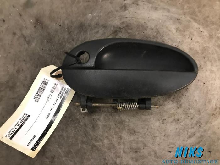 Begagnade Handtag Chevrolet Matiz 0.8 S,SE Pris på förfrågan erbjuds av Niks autodemontage