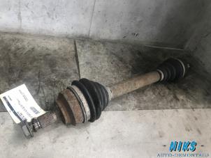 Used Front drive shaft, left Peugeot 308 SW (4E/H) 1.6 16V THP 150 Price on request offered by Niks autodemontage