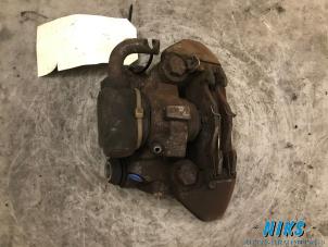 Used Rear brake calliper, left Renault Clio II (BB/CB) 1.6 16V Price on request offered by Niks autodemontage