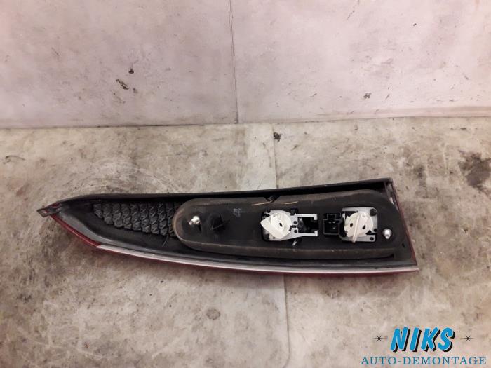 Taillight, right from a Volvo V70 (SW) 2.4 D5 20V 2005