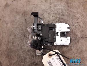 Used Boot lid lock mechanism Volkswagen Jetta IV (162/16A) 1.4 TSI Hybrid 16V Price on request offered by Niks autodemontage