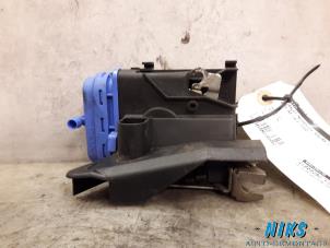 Used Rear door lock mechanism 4-door, left Audi A3 (8L1) 1.8 20V Price on request offered by Niks autodemontage