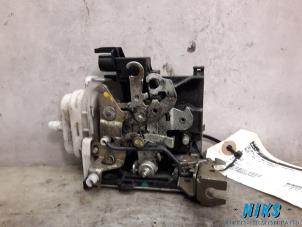 Used Door lock mechanism 4-door, front left Audi A3 (8L1) 1.8 20V Price on request offered by Niks autodemontage