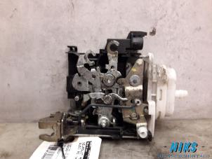 Used Front door lock mechanism 4-door, right Audi A3 (8L1) 1.8 20V Price on request offered by Niks autodemontage