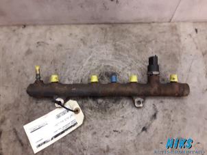 Used Fuel injector nozzle Nissan Primastar 1.9 dCi 80 Price on request offered by Niks autodemontage