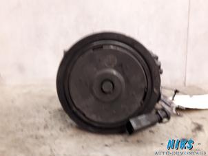 Used Air conditioning pump Volkswagen Polo IV (9N1/2/3) 1.2 Price on request offered by Niks autodemontage