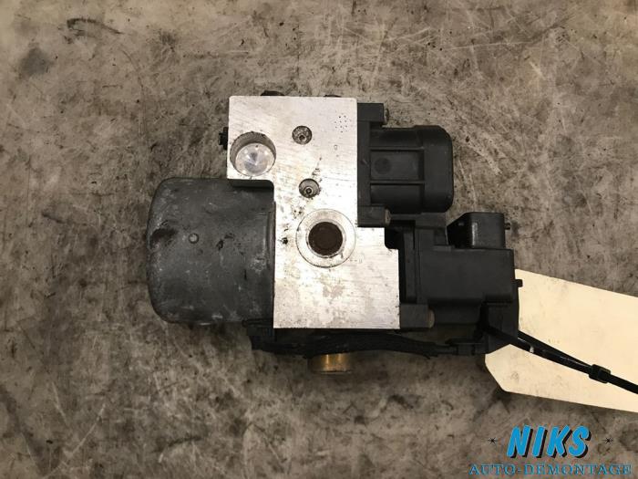 Usagé Pompe ABS Audi A4 (B5) 1.6 Prix sur demande proposé par Niks autodemontage