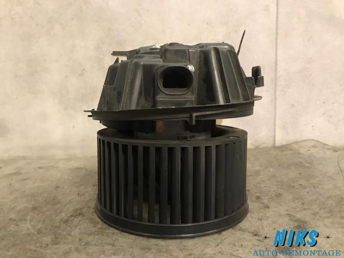 Heating and ventilation fan motor from a Citroën C2 (JM) 1.4 2005