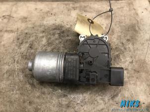 Used Front wiper motor Volkswagen Polo IV (9N1/2/3) 1.4 TDI 80 Price on request offered by Niks autodemontage