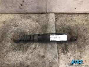 Used Rear shock absorber, left Peugeot 206 SW (2E/K) 1.4 Price on request offered by Niks autodemontage