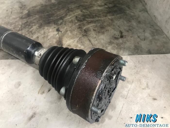 Front drive shaft, right from a Audi A3 (8P1) 1.6 16V FSI 2003