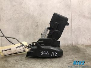 Used Front door lock mechanism 4-door, right Mazda 6 (GG12/82) 2.0 CiDT 16V Price on request offered by Niks autodemontage